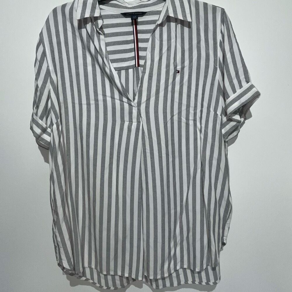 Tommy Hilfiger Women's Gray White Stripe Split Neck Short Sleeve Blouse Large